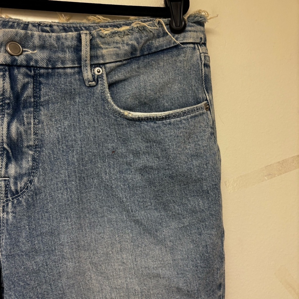 Good American Mid Rise Weekender Jeans - Picture 4 of 12